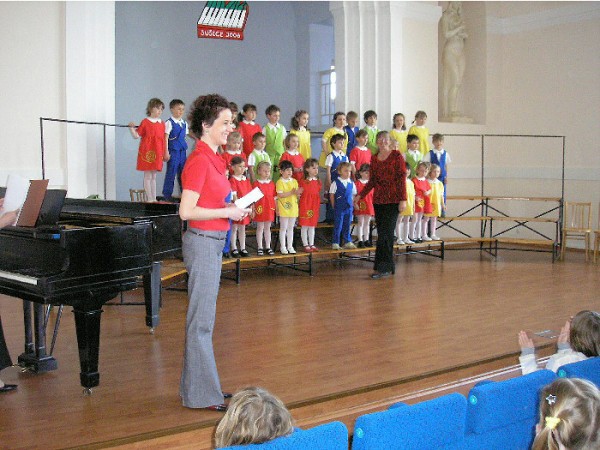 Sbor Skřivánek na festivalu 2006