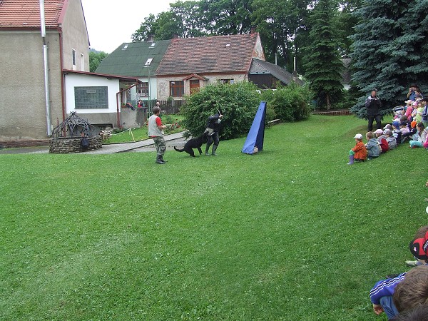 Ukázka výcviku psů 25. 6. 2009