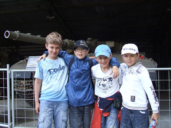 Školní výlet - Lešany 18. 6. 2010