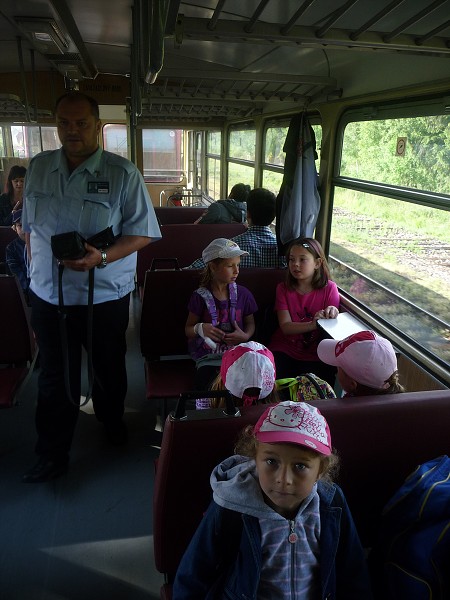 Prvňáci na poště 12. 6. 2012