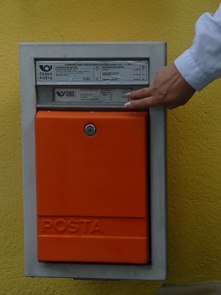 Prvňáci na poště 12. 6. 2012