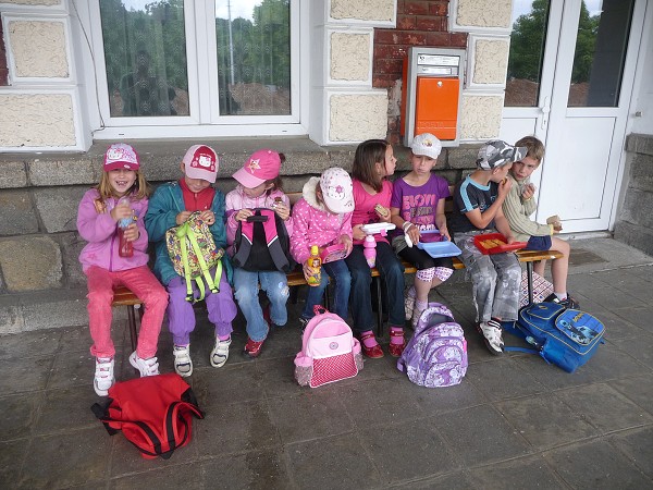 Prvňáci na poště 12. 6. 2012