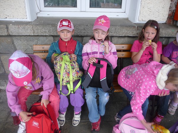 Prvňáci na poště 12. 6. 2012