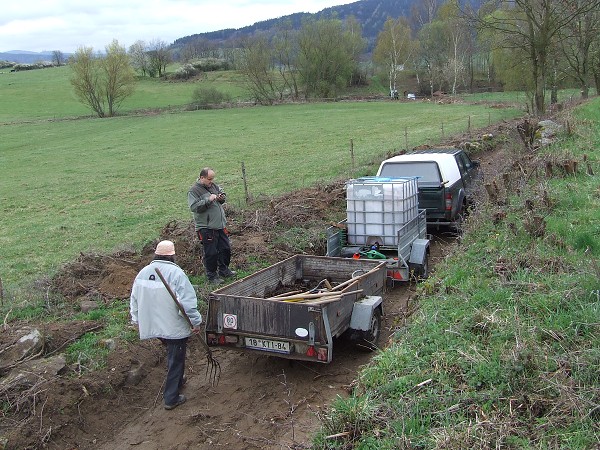 Sázení jabloní 10. 4. 2014