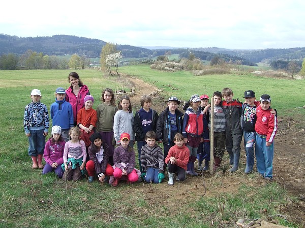 Sázení jabloní 11. 4. 2014
