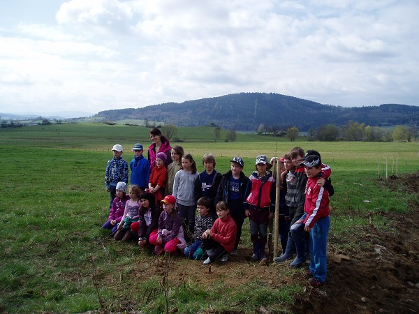 Sázení jabloní 11. 4. 2014