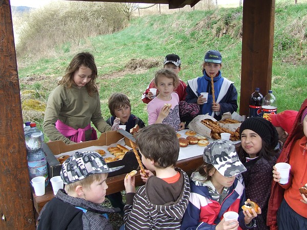 Sázení jabloní 11. 4. 2014