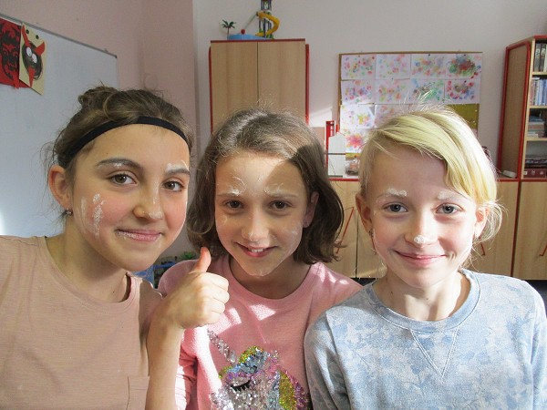 Pečení cukroví 9. 12. 2019
