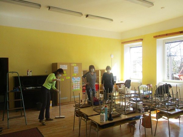 Malování školy 23. 3. 2020
